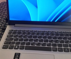 Prenosno računalo Lenovo