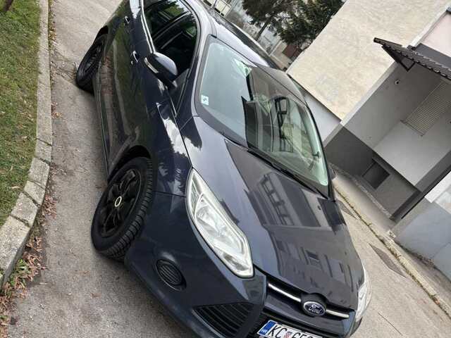ford focus caravan