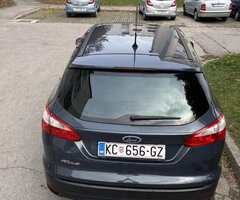 ford focus caravan