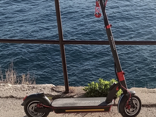 MS e20 A1 električni romobil izložbeni primjerak .