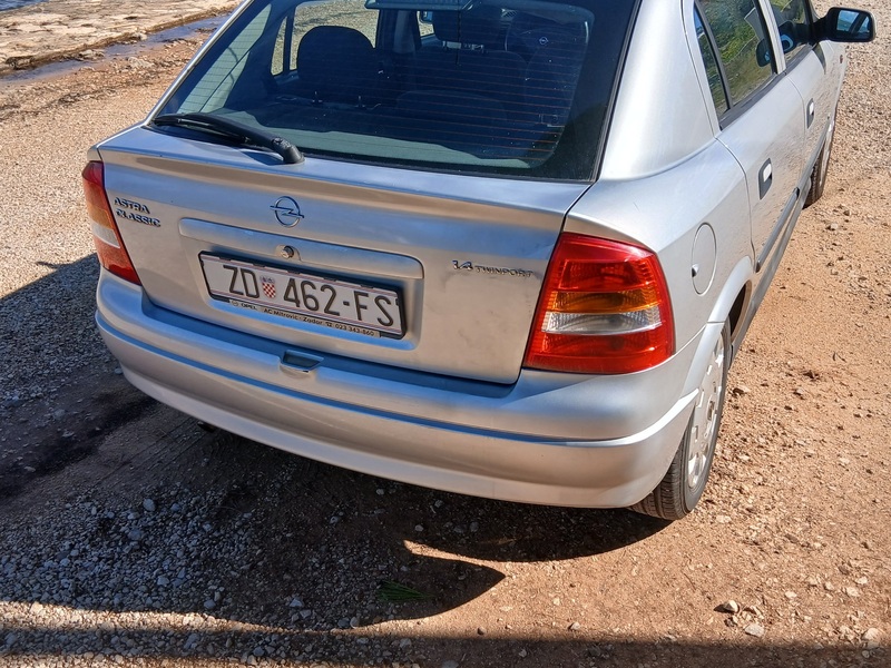 Opel astra 1.4  2009.g