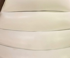 Moderna fotelja bijela sa naslonom za noge