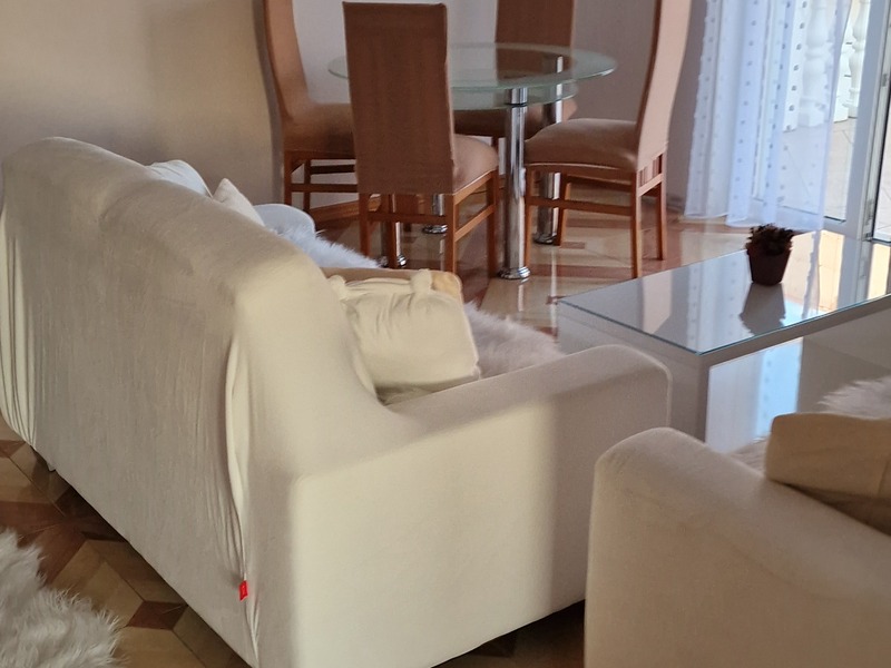 Melada, dnevni,dvije sobe, kuhinja,kupaona